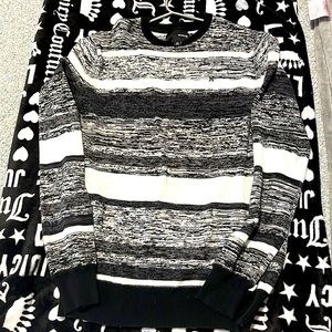 Hurley sweater